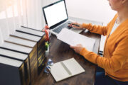 Prépublication vs postpublication : quelle est la différence et quels sont les droits de l'auteur ?